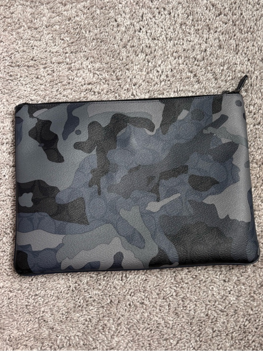 COACH men’s large pouch in blue camo - Picture 4 of 7